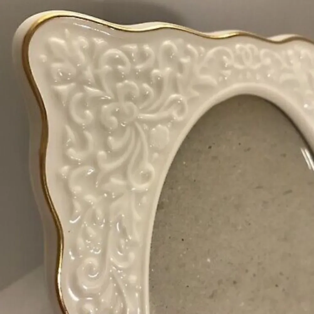 Hallmark 50th Anniversary Oval Gold Foil Ceramic Picture Frame!